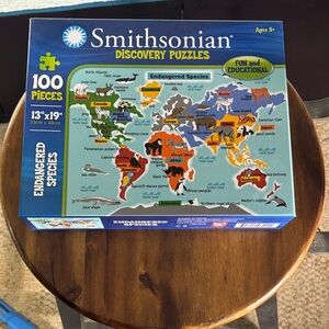 Smithsonian Discovery Puzzles - Endangered Species World Map